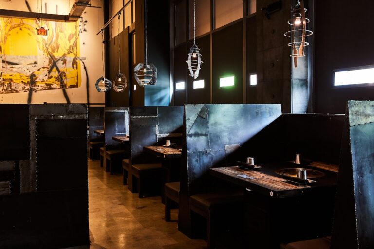 photo.html 218 768x512