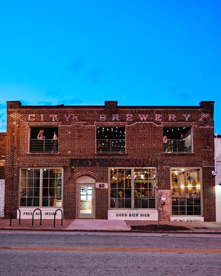 photo.html 235 768x960