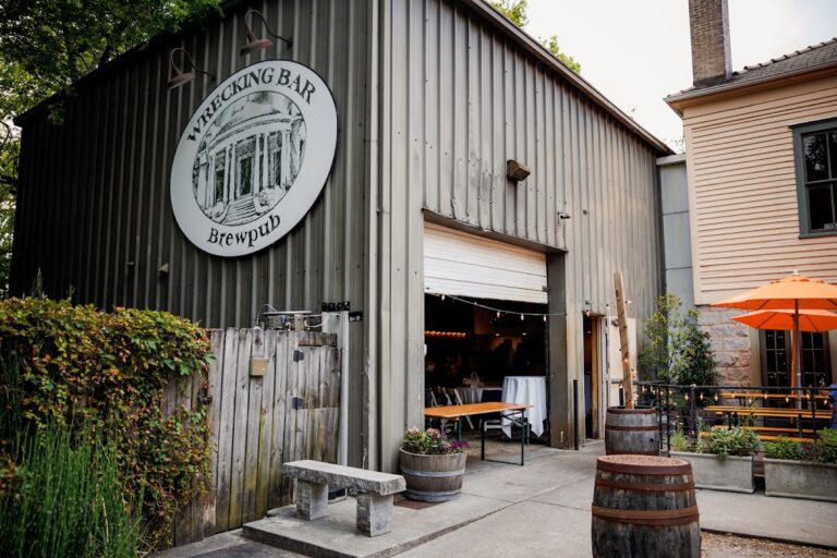 photo.html 285 768x512