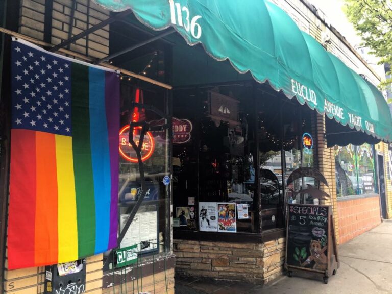 photo.html 309 768x576