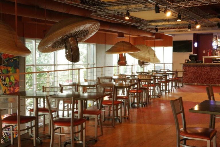 photo.html 398 768x512