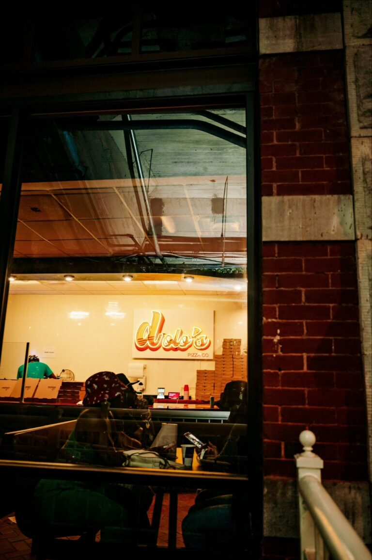 photo.html 448 768x1155