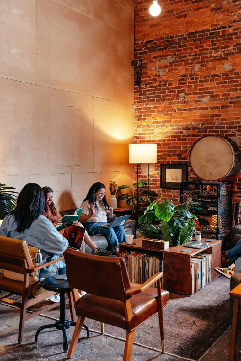 photo.html 811 768x1151