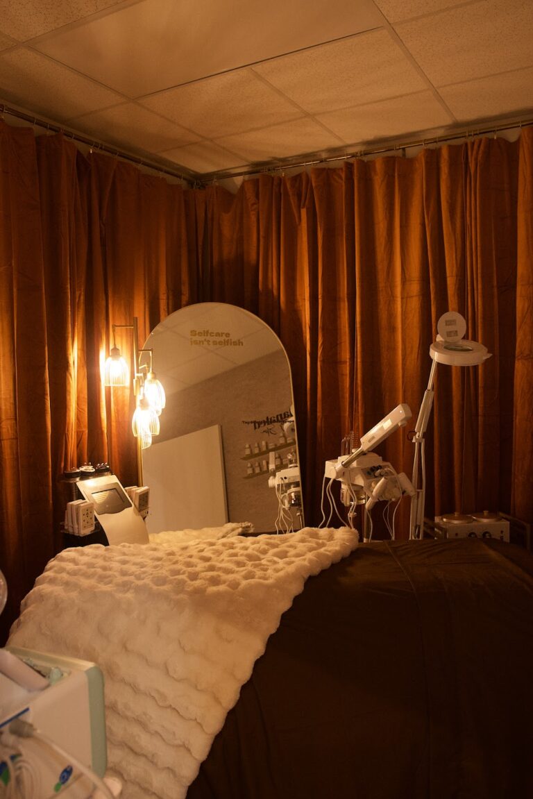 photo.html 904 768x1151