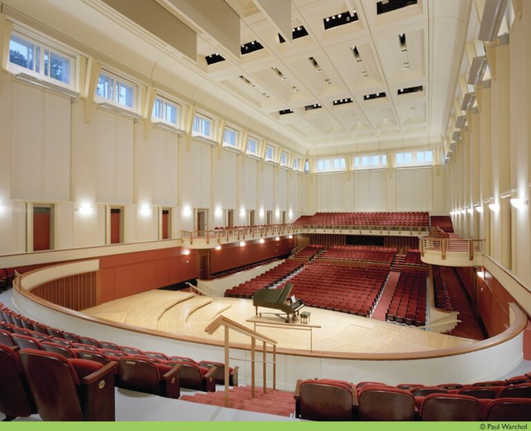 schwartz center for performing arts 768x623